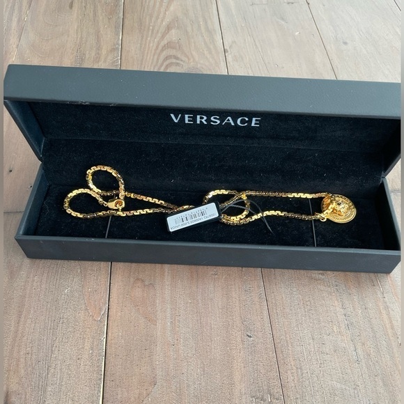 Versace Medusa Pendant Necklace Metal NWT - Picture 6 of 9